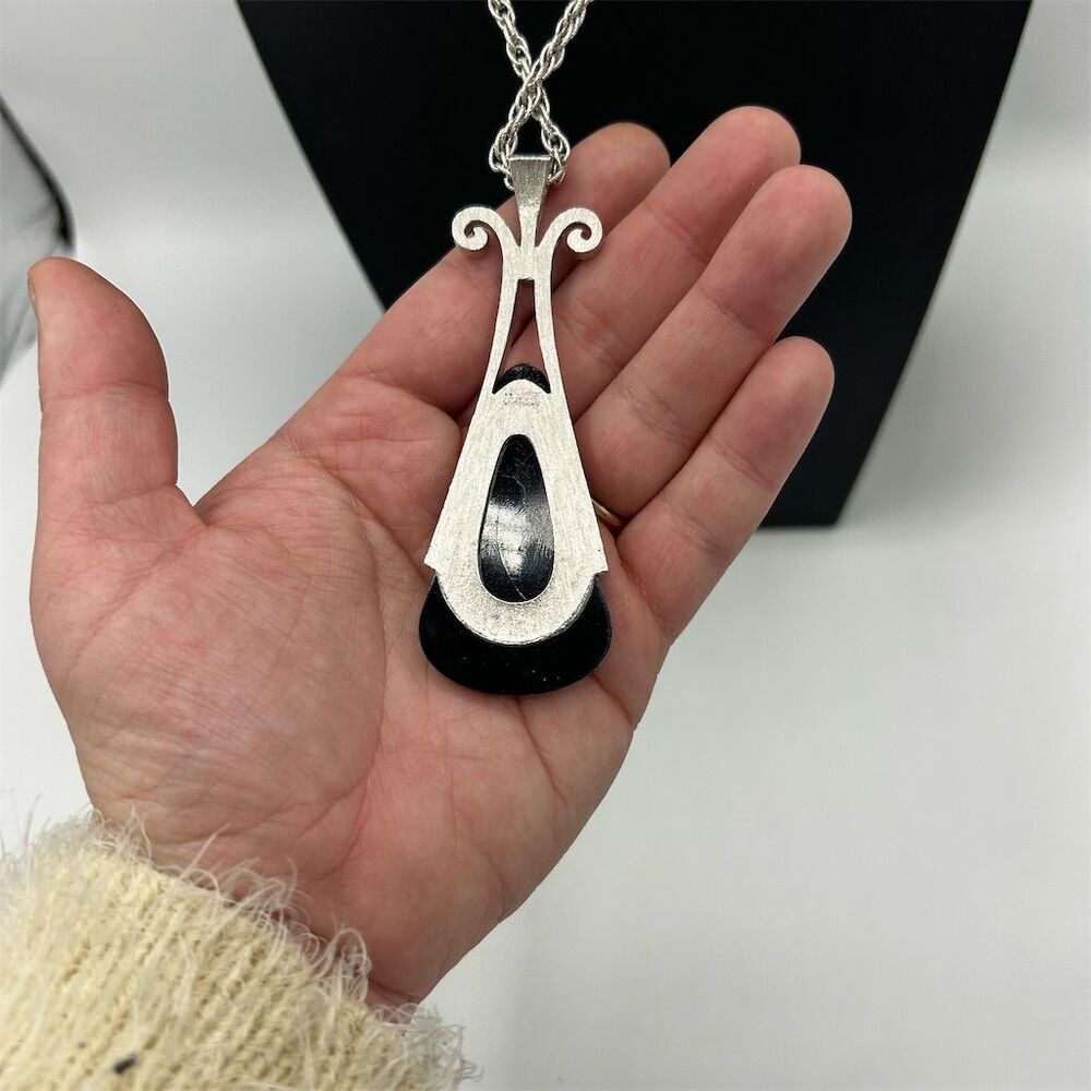 Vintage Avon Black Teardrop Pendant Necklace Statement Jewelry - Picture 3 of 4